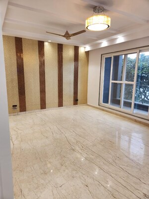 Bedroom in 4 BHK Builder Floor at Unitech South City 1, South City 1 – for Rent