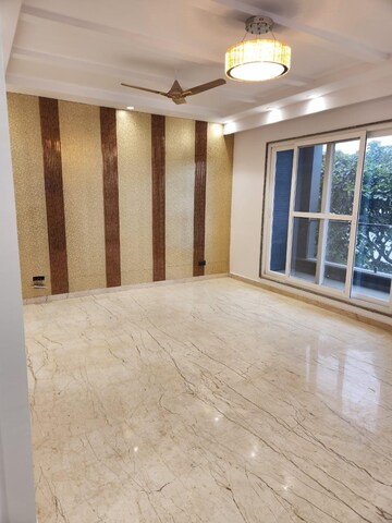 Bedroom in 4 BHK Builder Floor at Unitech South City 1, South City 1 – for Rent