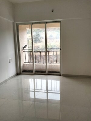 Room in 2 BHK Apartment at Puranik Abitante, Bavdhan – for Rent