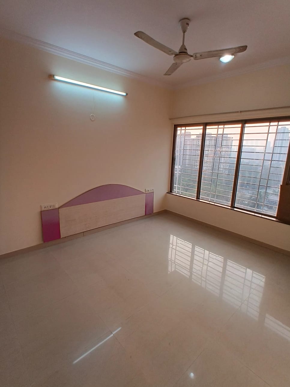 2 BHK Apartment For Rent in Raheja Willows