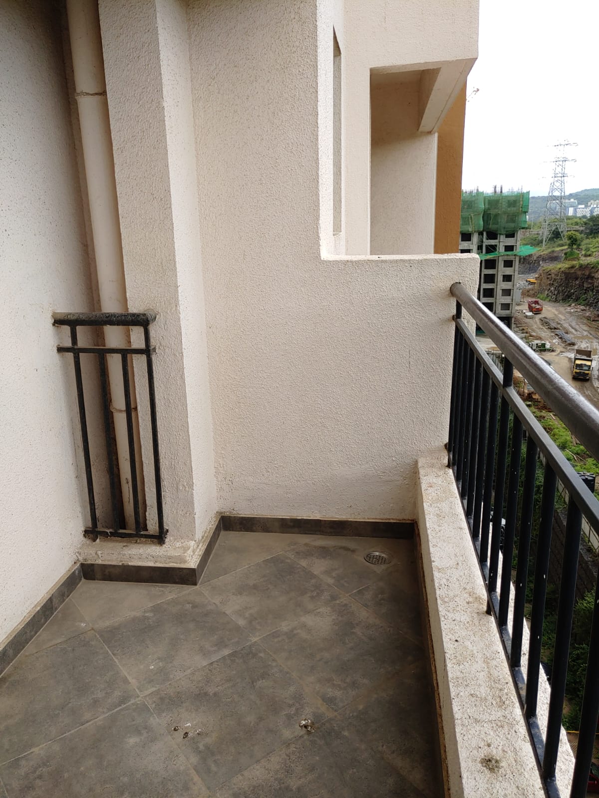 3 BHK + Servant Room Apartment For Rent in Puranik Abitante