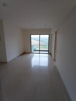 2 BHK Apartment For Rent in Lodha Woods, Kandivali East