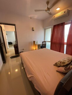 2 BHK Apartment For Rent in Swapnalok Apartments Malad East