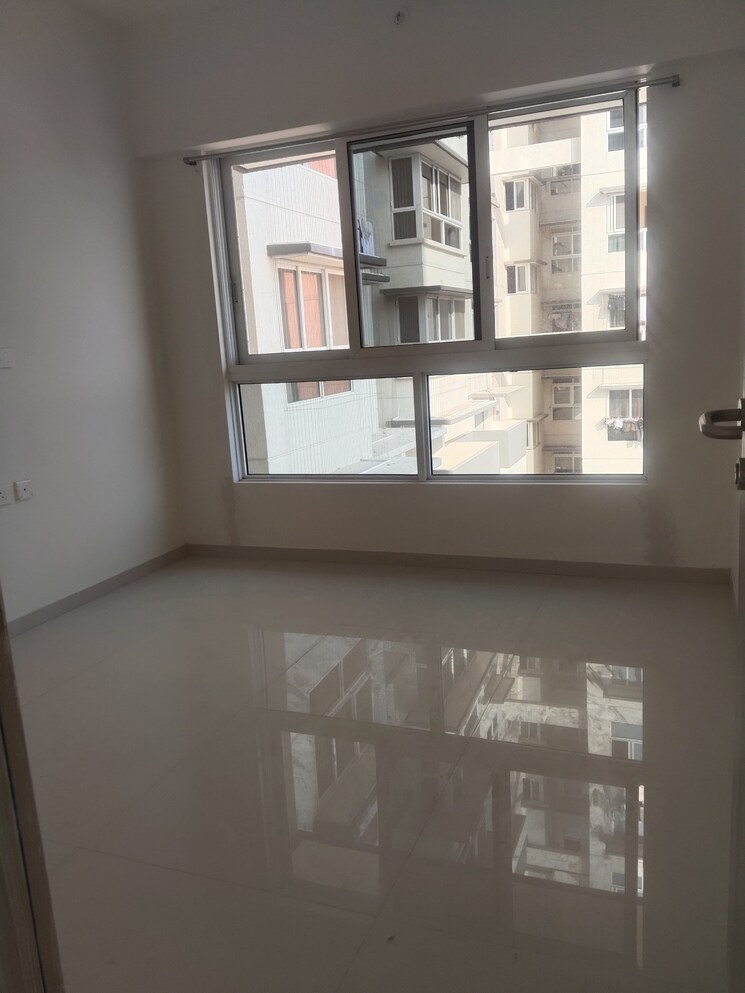 Room, wadhwa-tw-gardens 2.5 Bedroom 720 Sq.Ft. Apartment In Kandivali East Mumbai 9836287