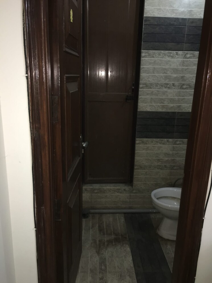 undefined, safdarjung enclave 1 Bedroom 300 Sq.Yd. Apartment In Safdarjung Enclave Delhi 9837018