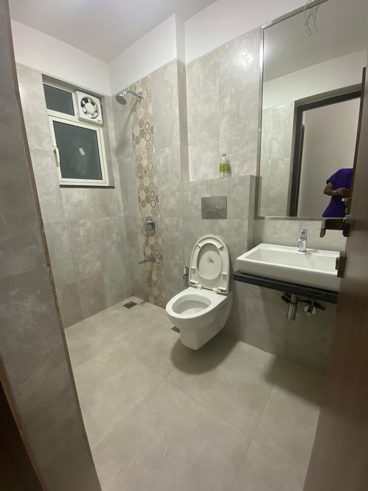 Bathroom, omkar-ananta 2 Bedroom 753 Sq.Ft. Apartment In Goregaon East Mumbai 9838056
