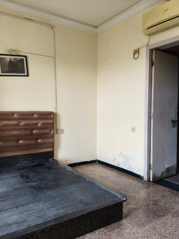 Room in 1 BHK Apartment at Aarey Colony – for Rent