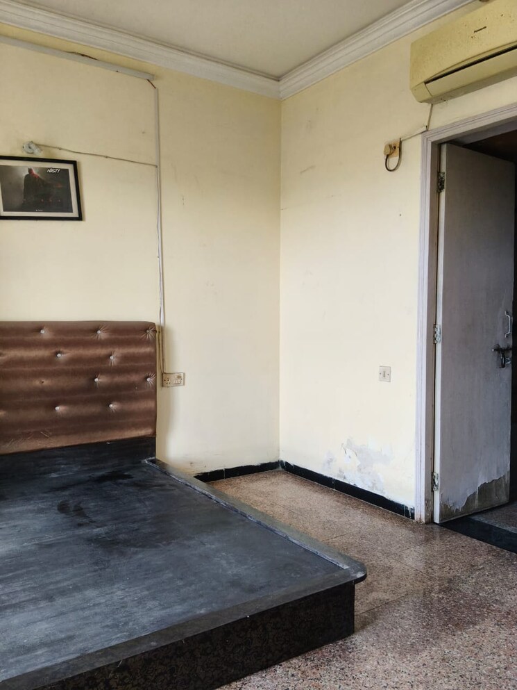 Room, aarey colony 1 Bedroom 510 Sq.Ft. Apartment In Aarey Colony Mumbai 9838086