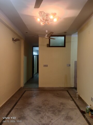 Room in 3 BHK Builder Floor at Sector 35 – for Rent