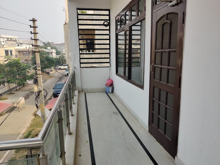 Balcony, indira nagar 2.5 Bedroom 1500 Sq.Ft. Villa In Indira Nagar Lucknow 9839224