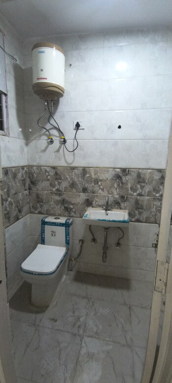 2 BHK Builder Floor for Rent in Panchsheel Vihar, Delhi