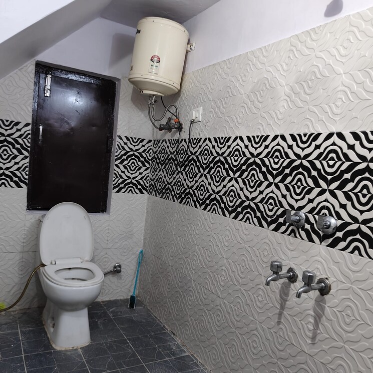 Bathroom, anand niketan 4 Bedroom 400 Sq.Yd. Apartment In Anand Niketan Delhi 9840191