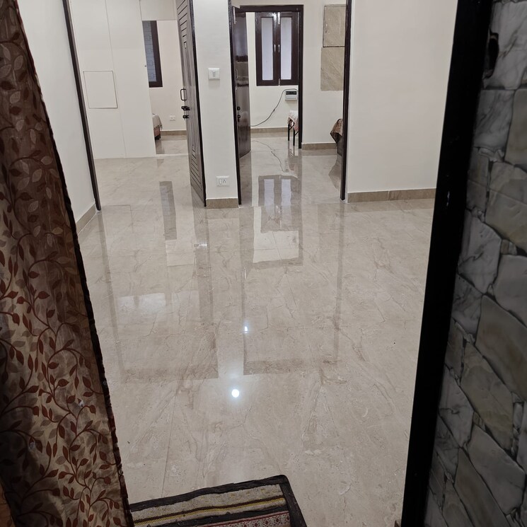 Bathroom, defence colony 3 Bedroom 217 Sq.Yd. Apartment In Defence Colony Delhi 9840219