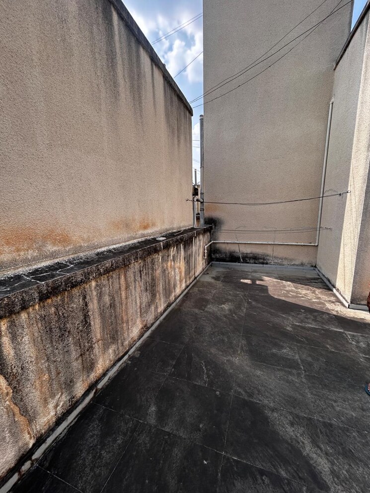 Balcony, mantri-kishor-park 3 Bedroom 2600 Sq.Ft. Apartment In Bhosale Nagar Pune 9840330