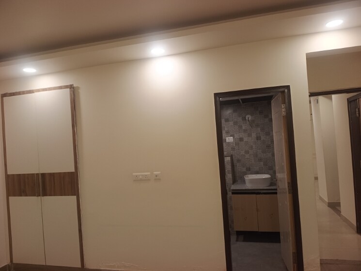 Master Bedroom, nimbus-the-express-park-view-ii 3 Bedroom 1632 Sq.Ft. Apartment In Chi V Greater Noida Greater Noida 9840771