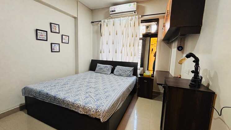 Bedroom, lake-florence 2 Bedroom 885 Sq.Ft. Apartment In Powai Mumbai 9840775