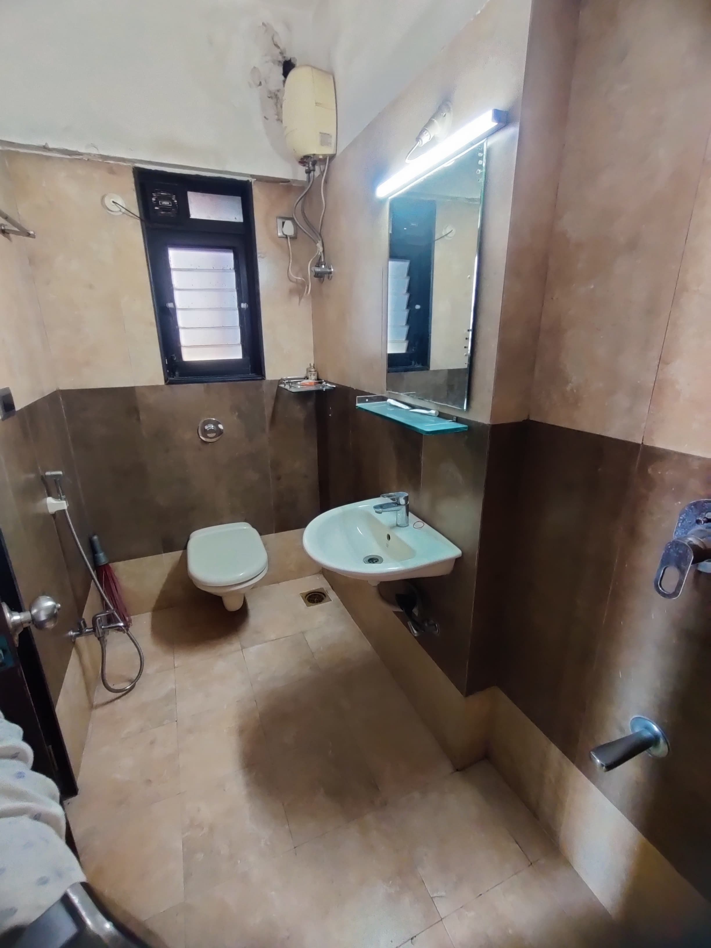 Bathroom, shankar-vilas-chs 4 Bedroom 2145 Sq.Ft. Apartment In Chembur Mumbai 9840825