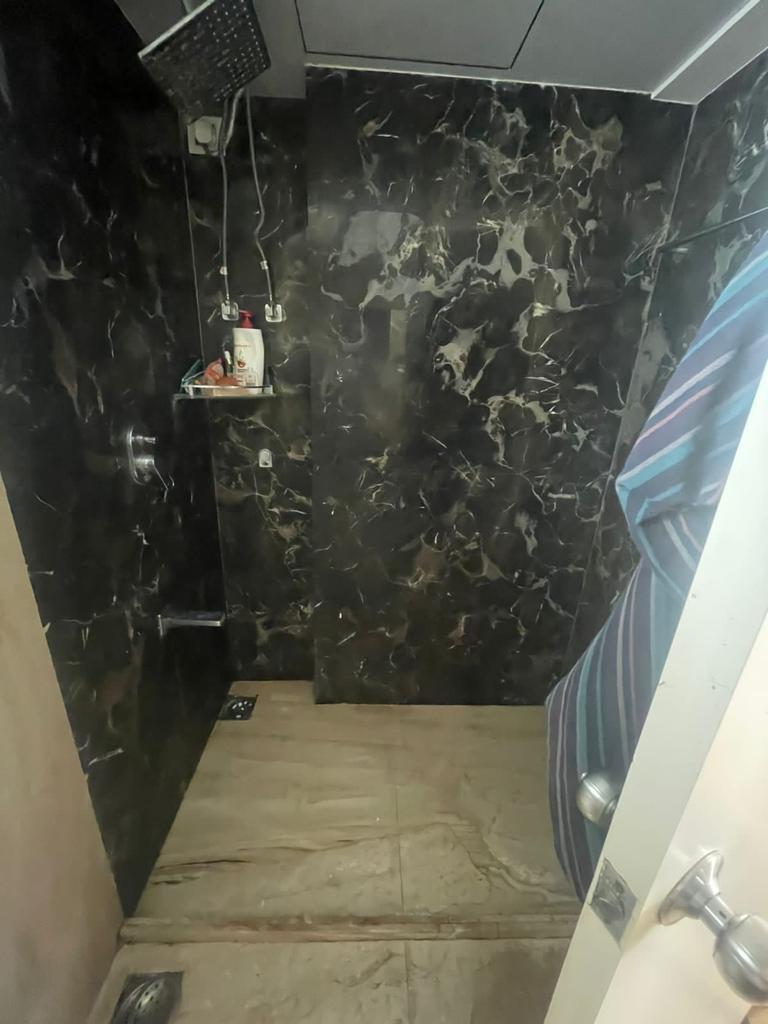 Bathroom, sabari-ashville 5 Bedroom 2210 Sq.Ft. Apartment In Chembur Mumbai 9840911