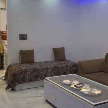 2 BHK Builder Floor for Sale in Lajpat Nagar 4, Delhi
