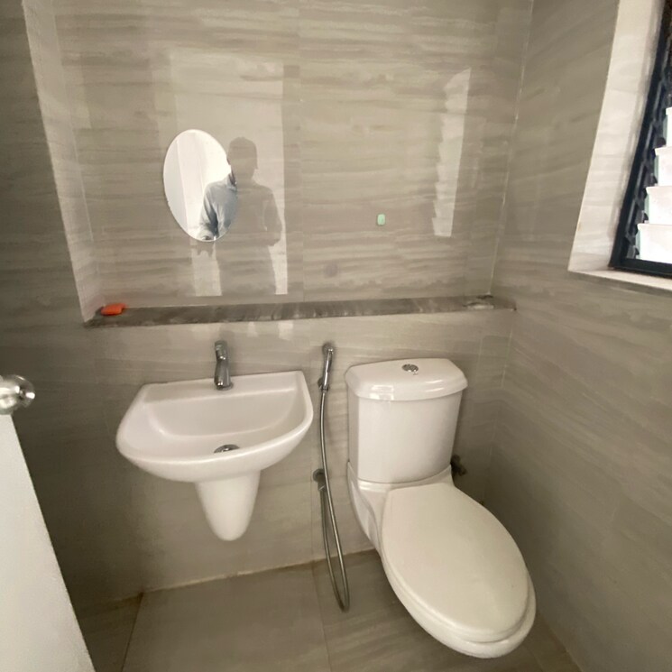 Bathroom, runwal-gardens-phase-i 3 Bedroom 908 Sq.Ft. Apartment In Bhadra Nagar Thane 9842655