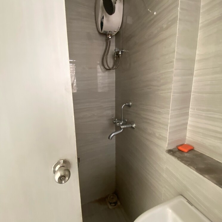 Bathroom, runwal-gardens-phase-i 3 Bedroom 908 Sq.Ft. Apartment In Bhadra Nagar Thane 9842655