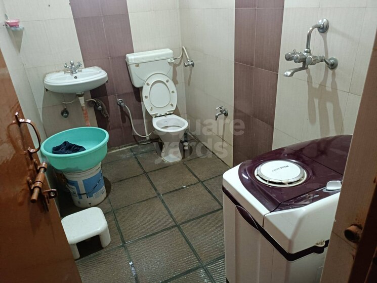 Attached Bathroom, shimla bypass road 4 Bedroom 338 Sq.Yd. Independent House In Shimla Bypass Road Dehradun 9843110