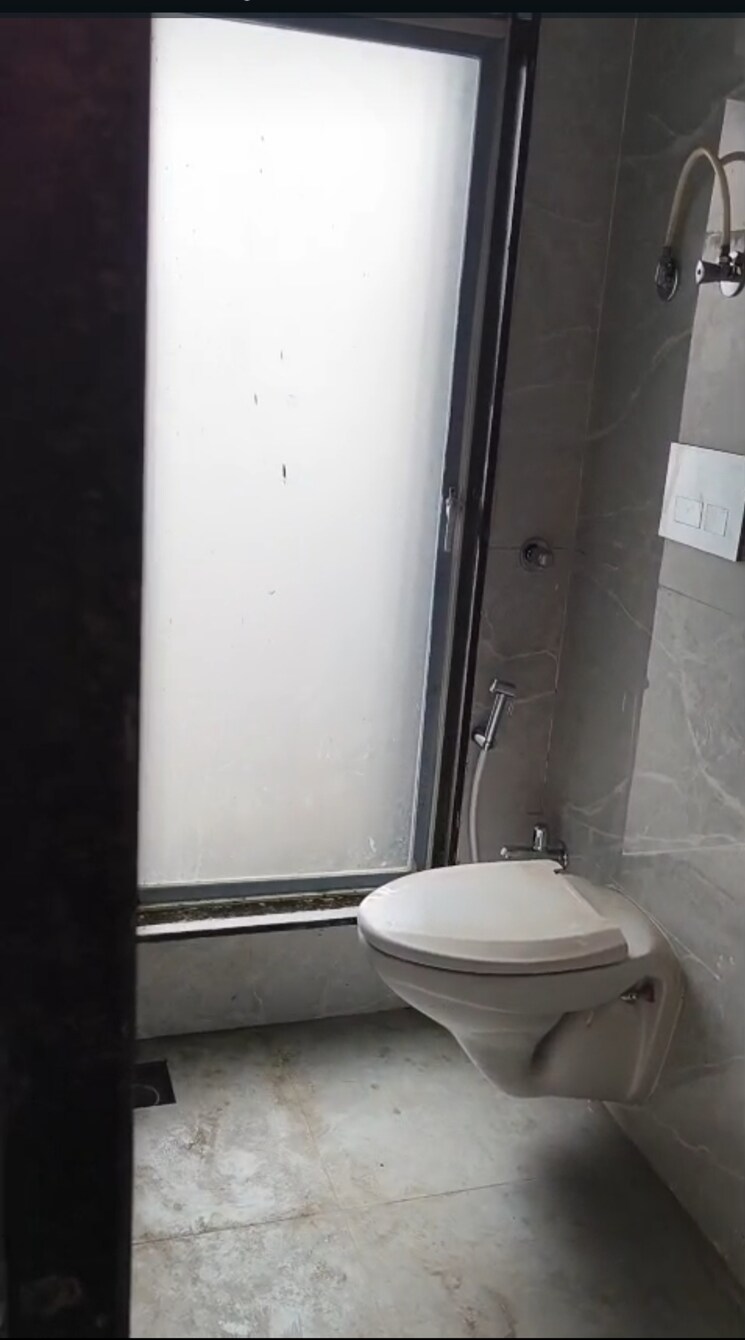 Bathroom, balaji-chs-wadala 2 Bedroom 660 Sq.Ft. Apartment In Wadala Mumbai 9842906