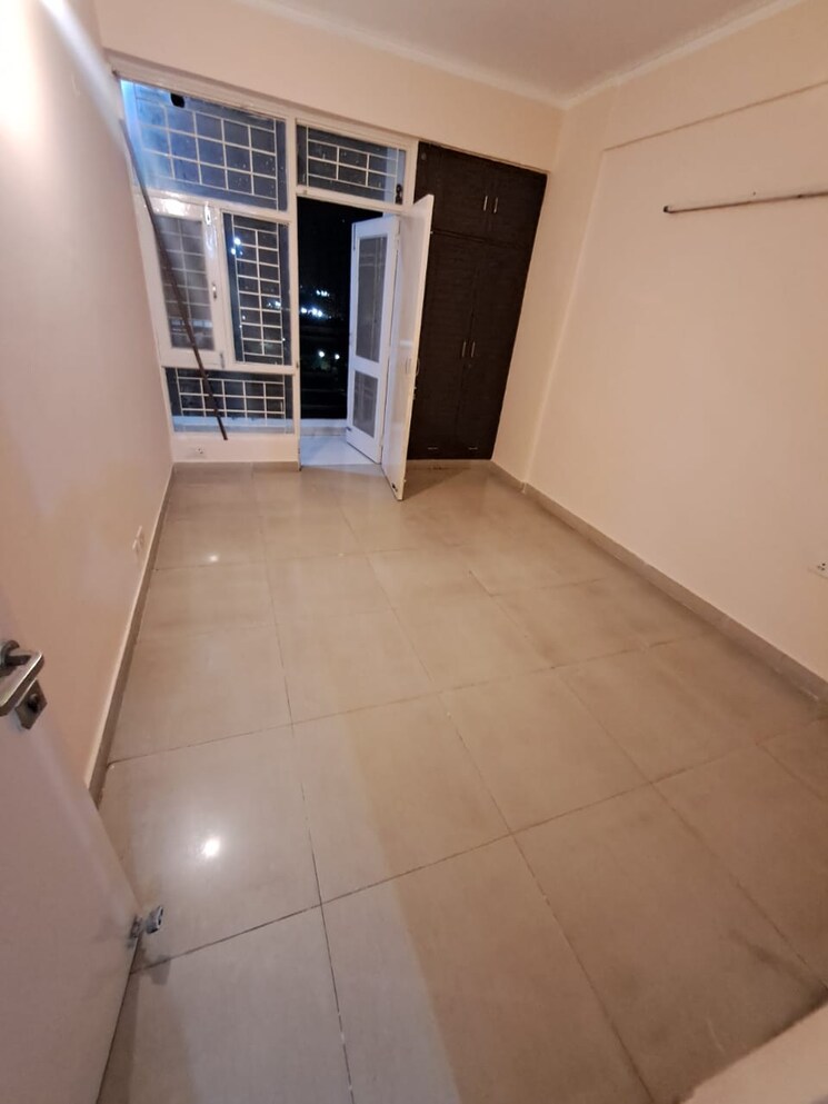 Room, gaur-grandeur 2 Bedroom 1246 Sq.Ft. Apartment In Sector 119 Noida 9845821