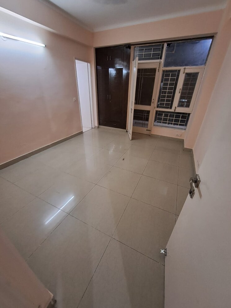 Room, gaur-grandeur 2 Bedroom 1246 Sq.Ft. Apartment In Sector 119 Noida 9845821