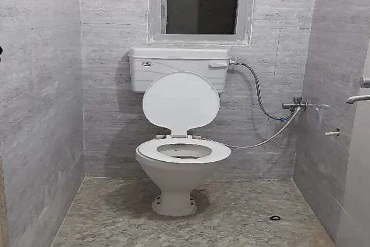 Bathroom, new ashok nagar 2 Bedroom 852 Sq.Ft. Builder Floor In New Ashok Nagar Delhi 9846827