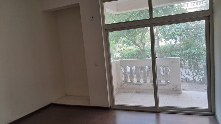 Room, amrapali-princely-estate 2.5 Bedroom 1015 Sq.Ft. Apartment In Sector 76 Noida 9845855
