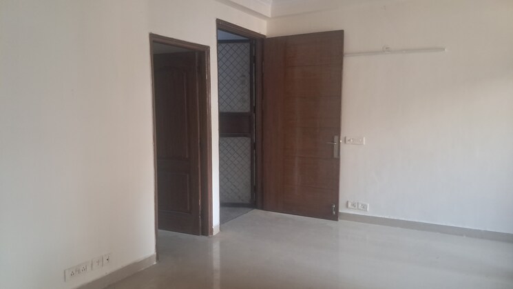 Room, amrapali-princely-estate 2.5 Bedroom 1015 Sq.Ft. Apartment In Sector 76 Noida 9845855