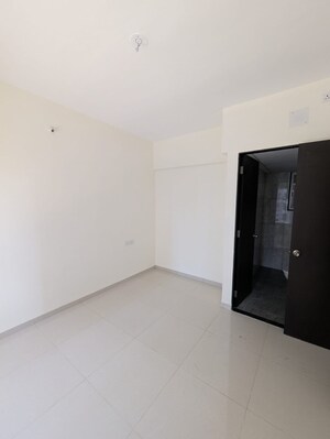 Room in 2 BHK Apartment at Kolte Patil R10, Hinjewadi – for Rent