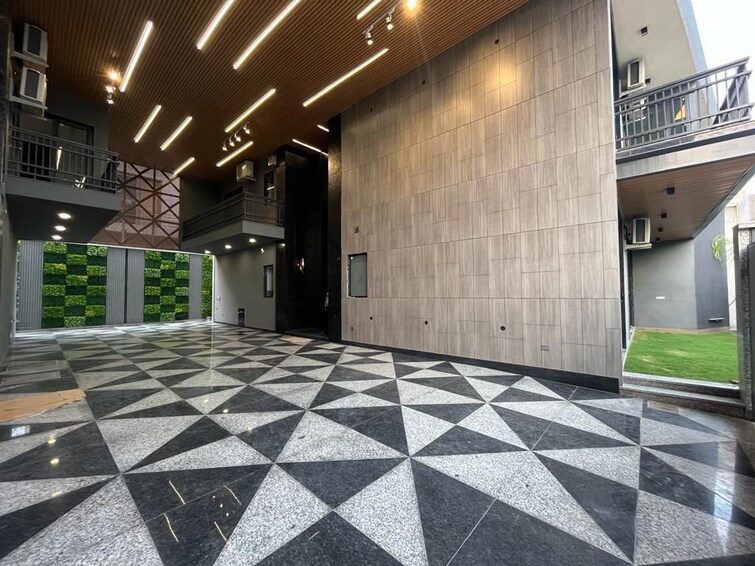 Cover Image, maharani bagh 4 Bedroom 500 Sq.Yd. Villa In Maharani Bagh Delhi 9846539