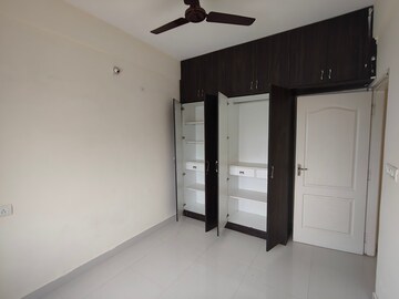 Room in 1 BHK Builder Floor at Yemalur – for Rent