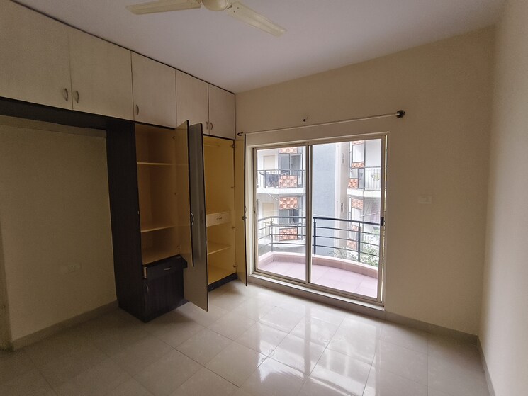 Room, ittina-anai 2.5 Bedroom 2000 Sq.Ft. Apartment In Bellandur Bangalore 9846616