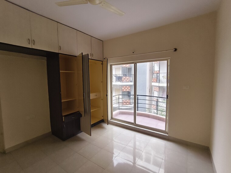 Room, ittina-anai 2.5 Bedroom 2000 Sq.Ft. Apartment In Bellandur Bangalore 9846616