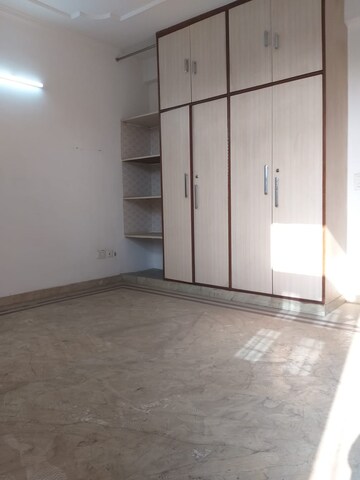 Room in 4 BHK Independent House at Maharani Bagh – for Sale