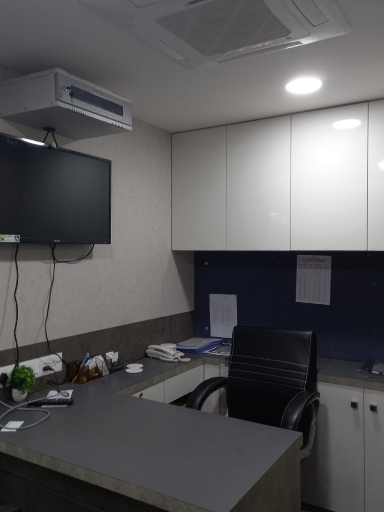 Team Area, sheladia-one-world-west Commercial Office Space 2600 Sq.Ft. In Ambli Ahmedabad 9846636