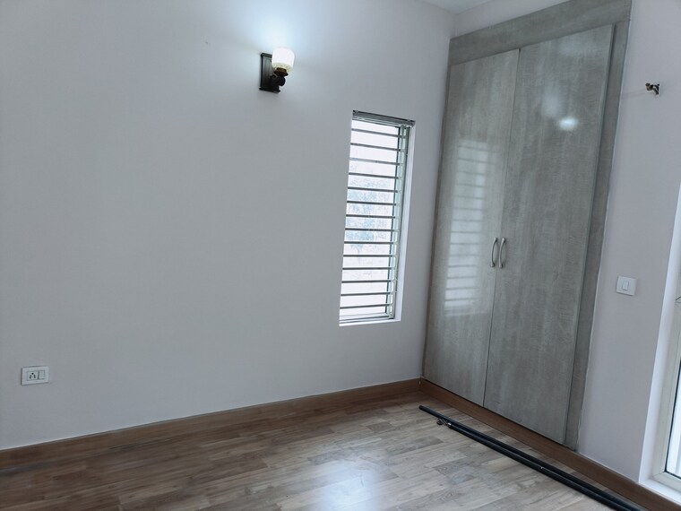 Room, omaxe-heights 2 Bedroom 735 Sq.Ft. Apartment In Sector 86 Faridabad 9846645