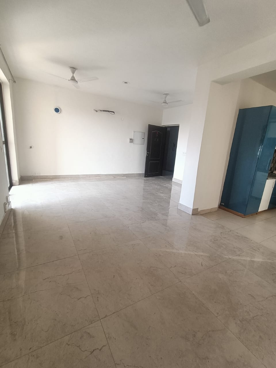 3 BHK + Pooja Room,Servant Room Apartment For Rent in Unitech The Residences Gurgaon