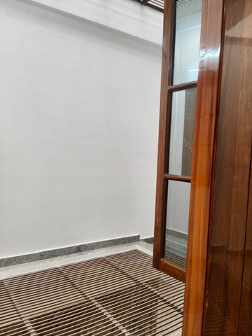 Room in 6+ BHK Independent House at Gomti Nagar – for Rent