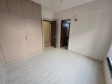 Room in 3 BHK Apartment at Shapoorji Pallonji Joyville Gurgaon, Sector 102 – for Rent