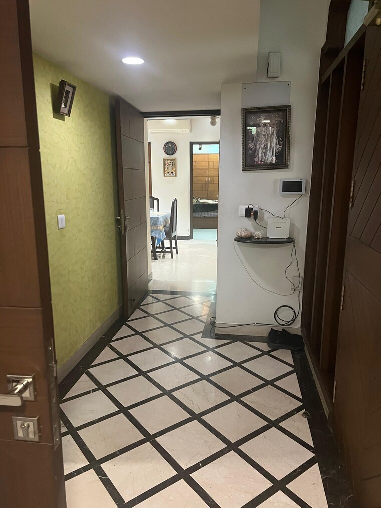 undefined, vasant vihar 4 Bedroom 2400 Sq.Ft. Builder Floor In Vasant Vihar Delhi 9846694