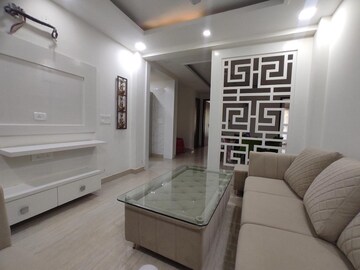 Living Room in 3 BHK Builder Floor at Ardee City, Sector 52 – for Rent