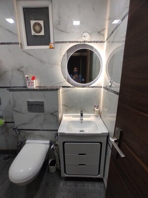 Bathroom in 3 BHK Builder Floor at Ardee City, Sector 52 – for Rent