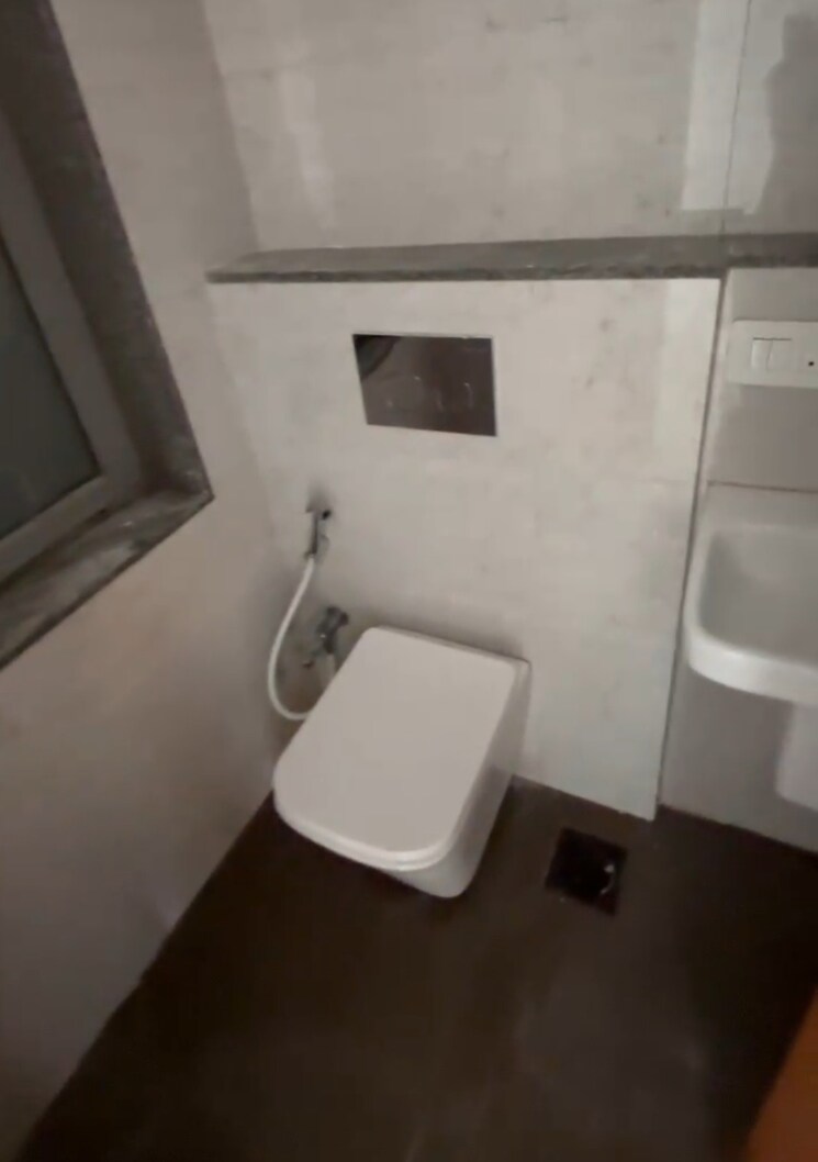 Bathroom, dynamix-avanya 2 Bedroom 780 Sq.Ft. Apartment In Dahisar East Mumbai 9846742