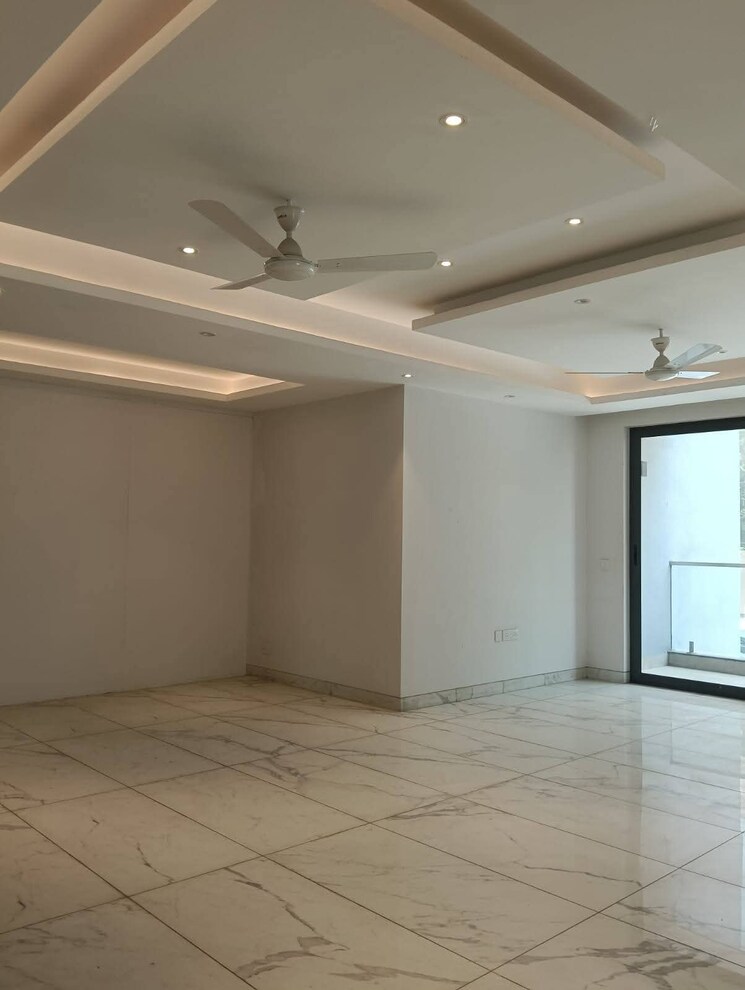 Room, sector 31 2 Bedroom 160 Sq.Yd. Builder Floor In Sector 31 Gurgaon 9846739