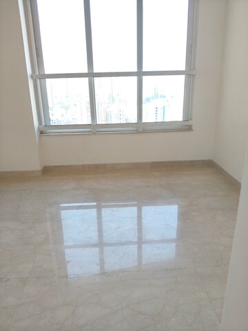 Room in 2 BHK Apartment at Naman Habitat, Andheri West – for Rent