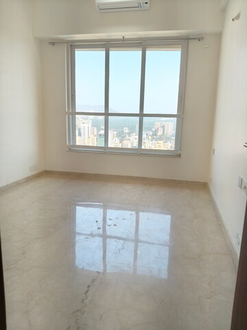 Room in 2 BHK Apartment at Naman Habitat, Andheri West – for Rent